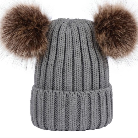 Accessories - Pompom Knit Beanie 💙💙